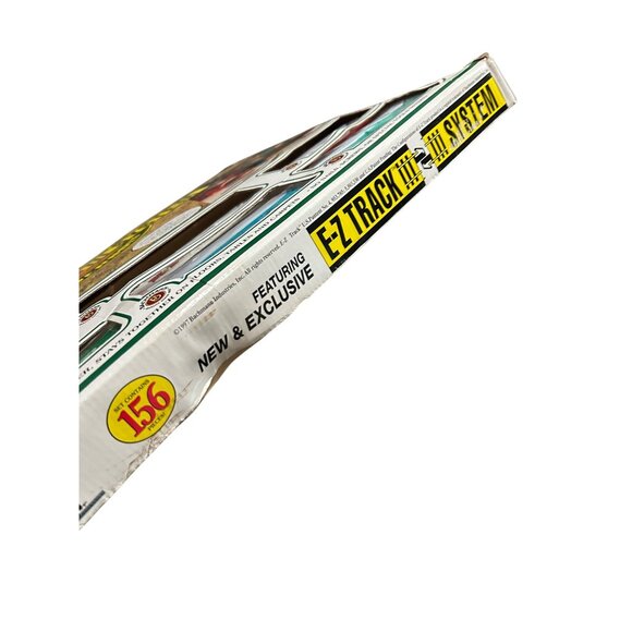 Bachmann E-Z Track System HO Scale Thunderbolt Electric Train Set 156 Pieces - Picture 4 of 10